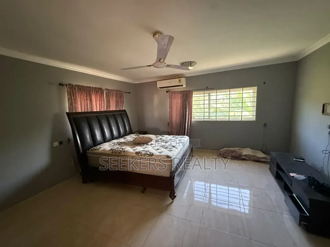 5bdrm House in Seekers Realty, Pokuase for sale
