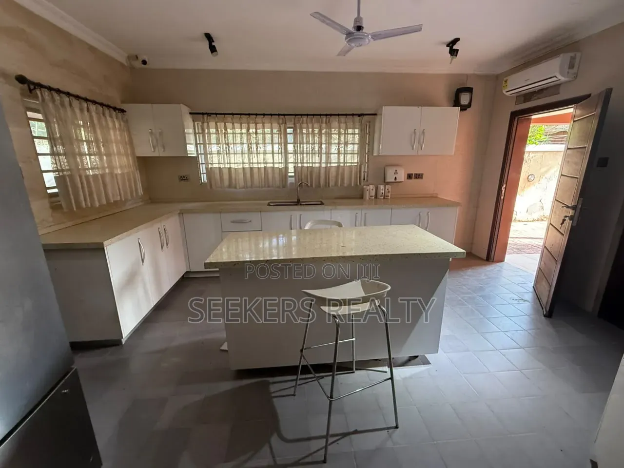5bdrm House in Seekers Realty, Pokuase for sale
