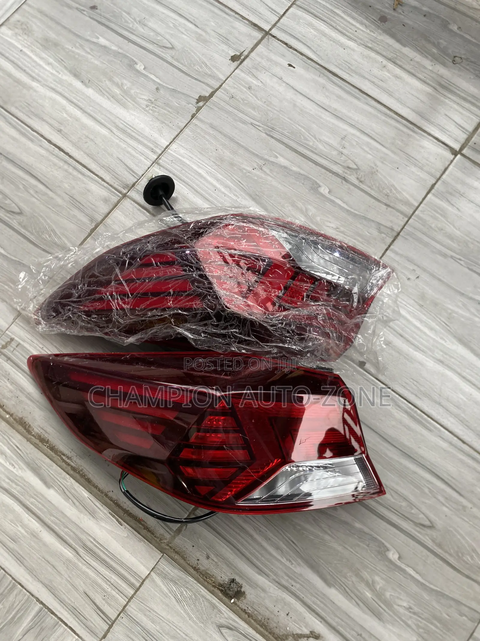 Hyundai Elantra 2019-2020 Original Tail Light Pair