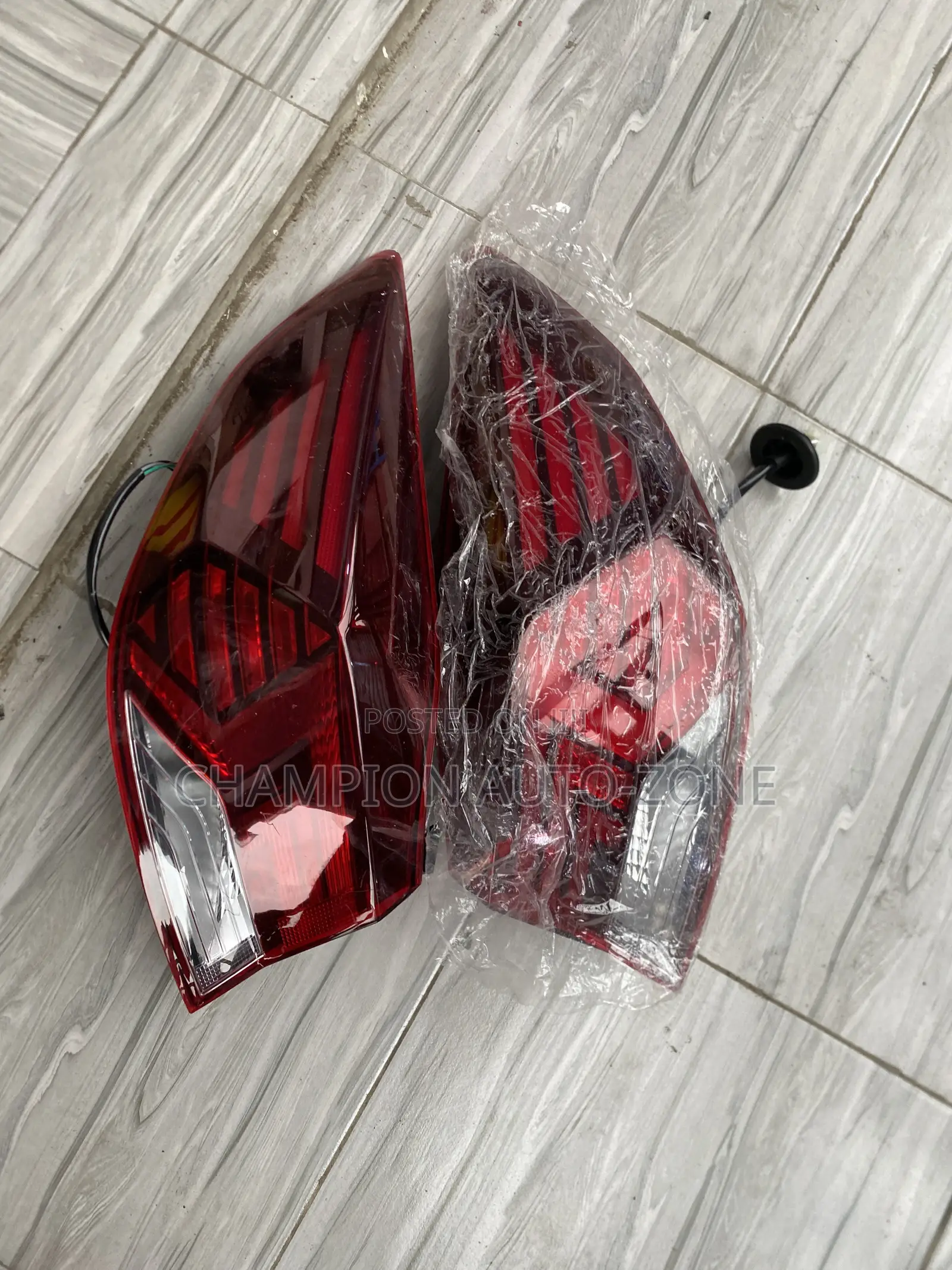 Hyundai Elantra 2019-2020 Original Tail Light Pair