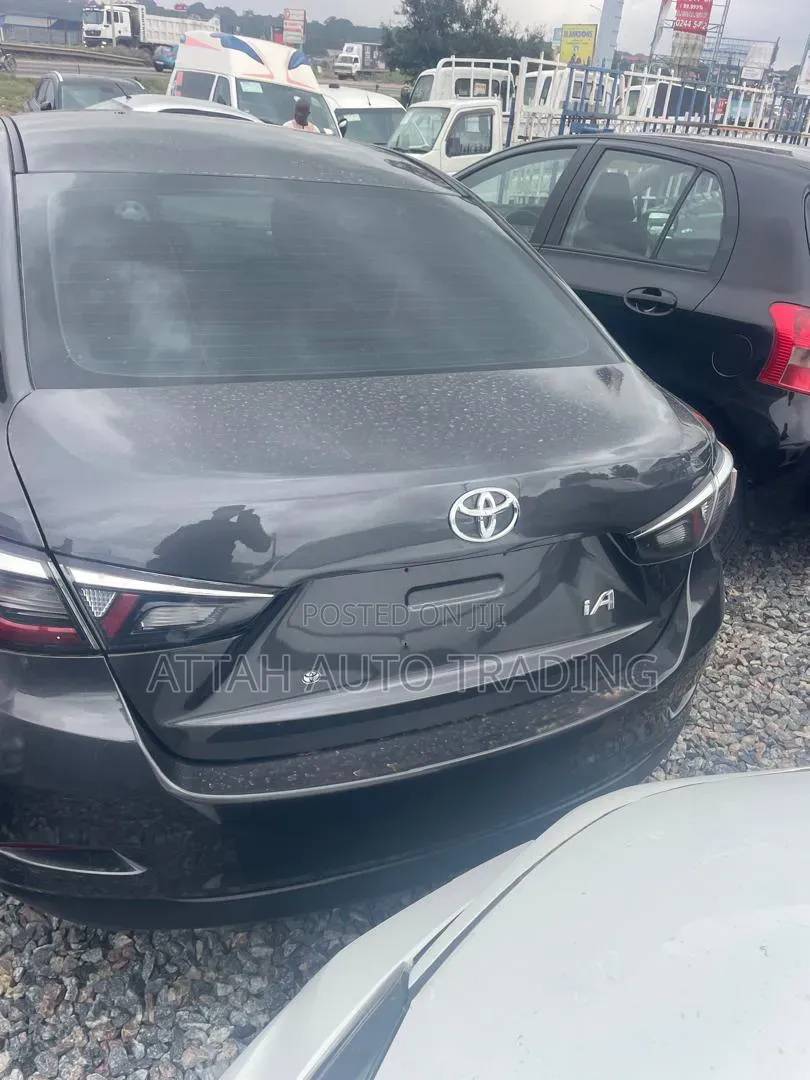Toyota Yaris iA 1.5 FWD 2017 Gray