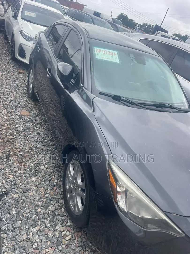 Toyota Yaris iA 1.5 FWD 2017 Gray
