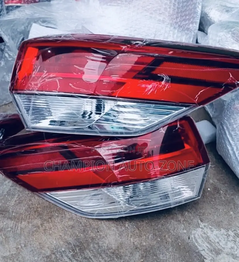 Toyota Highlander 2017-2018-2019 Original Tail Light Pair
