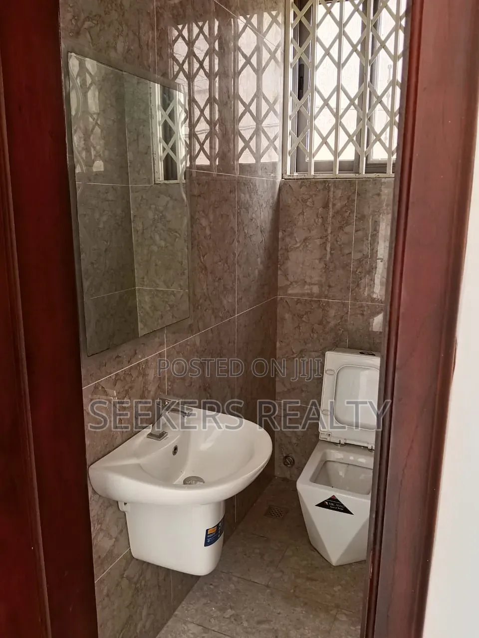 5bdrm House in Seekers Realty, Oyarifa Mall Area for sale