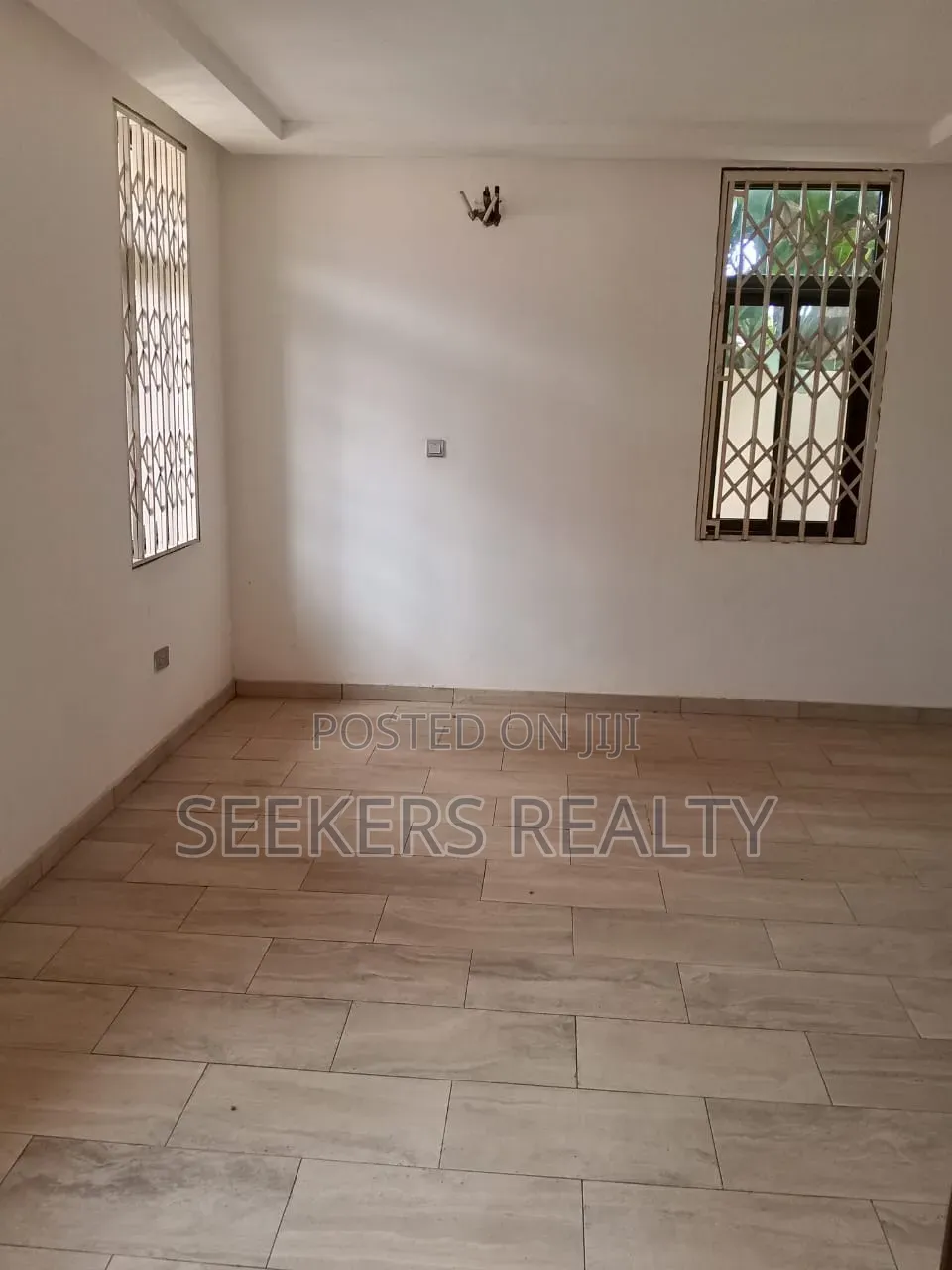 5bdrm House in Seekers Realty, Oyarifa Mall Area for sale