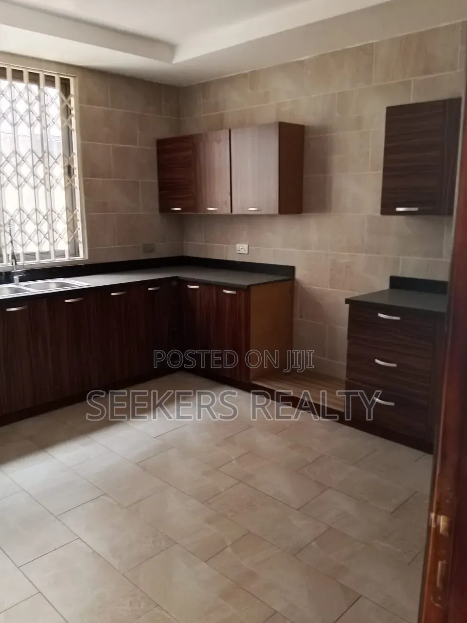 5bdrm House in Seekers Realty, Oyarifa Mall Area for sale