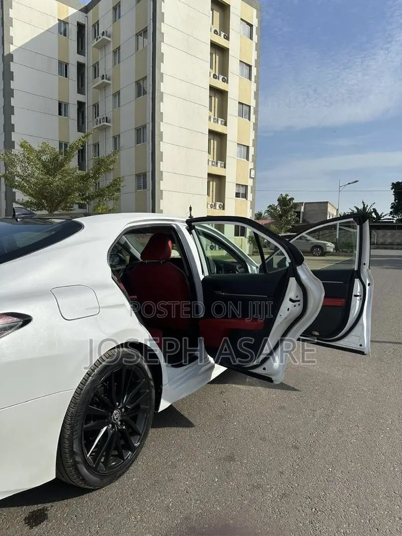 Toyota Camry XSE 2021 White