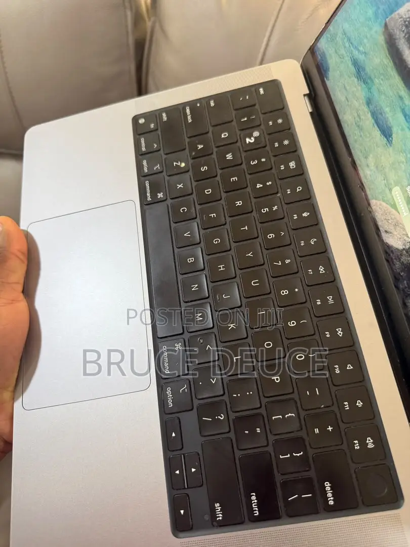 Laptop Apple MacBook Pro 2023 M3 8GB Apple M3 SSD 1T