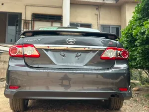 Toyota Corolla LE 4dr Sedan (1.8L 4cyl 4A) 2013 Gray
