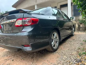 Toyota Corolla LE 4dr Sedan (1.8L 4cyl 4A) 2013 Gray