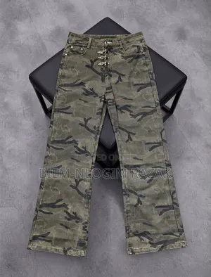 High Quality Supreme Straight Baggy Jeans Available in Stock