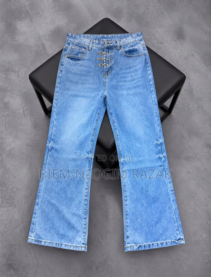 High Quality Supreme Straight Baggy Jeans Available in Stock