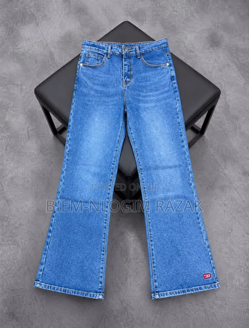 High Quality Supreme Straight Baggy Jeans Available in Stock