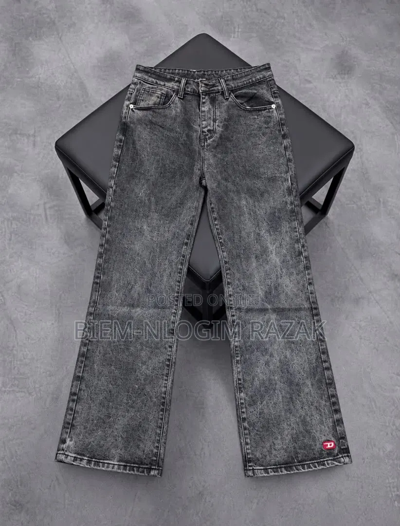 High Quality Supreme Straight Baggy Jeans Available in Stock