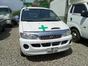 Hyundai H-100 2001 White