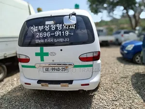Hyundai H-100 2001 White