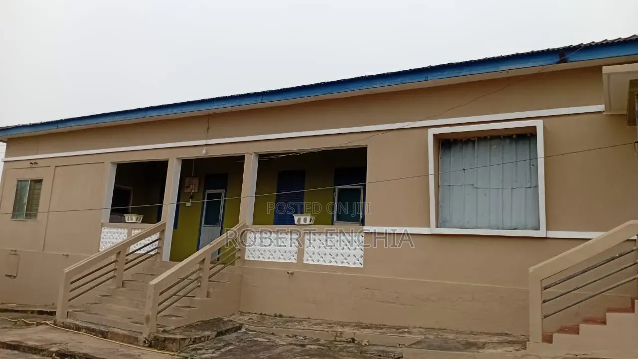 4bdrm House in Property Links, Akuapim North for sale
