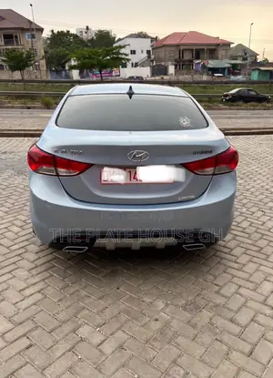 Hyundai Elantra Limited Sedan FWD (1.8L 4cyl 6A) 2013 Blue