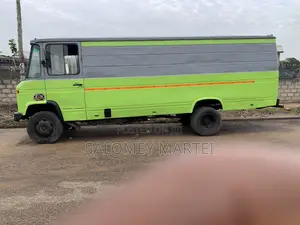 Mercedes-Benz Sprinter 1980 Green