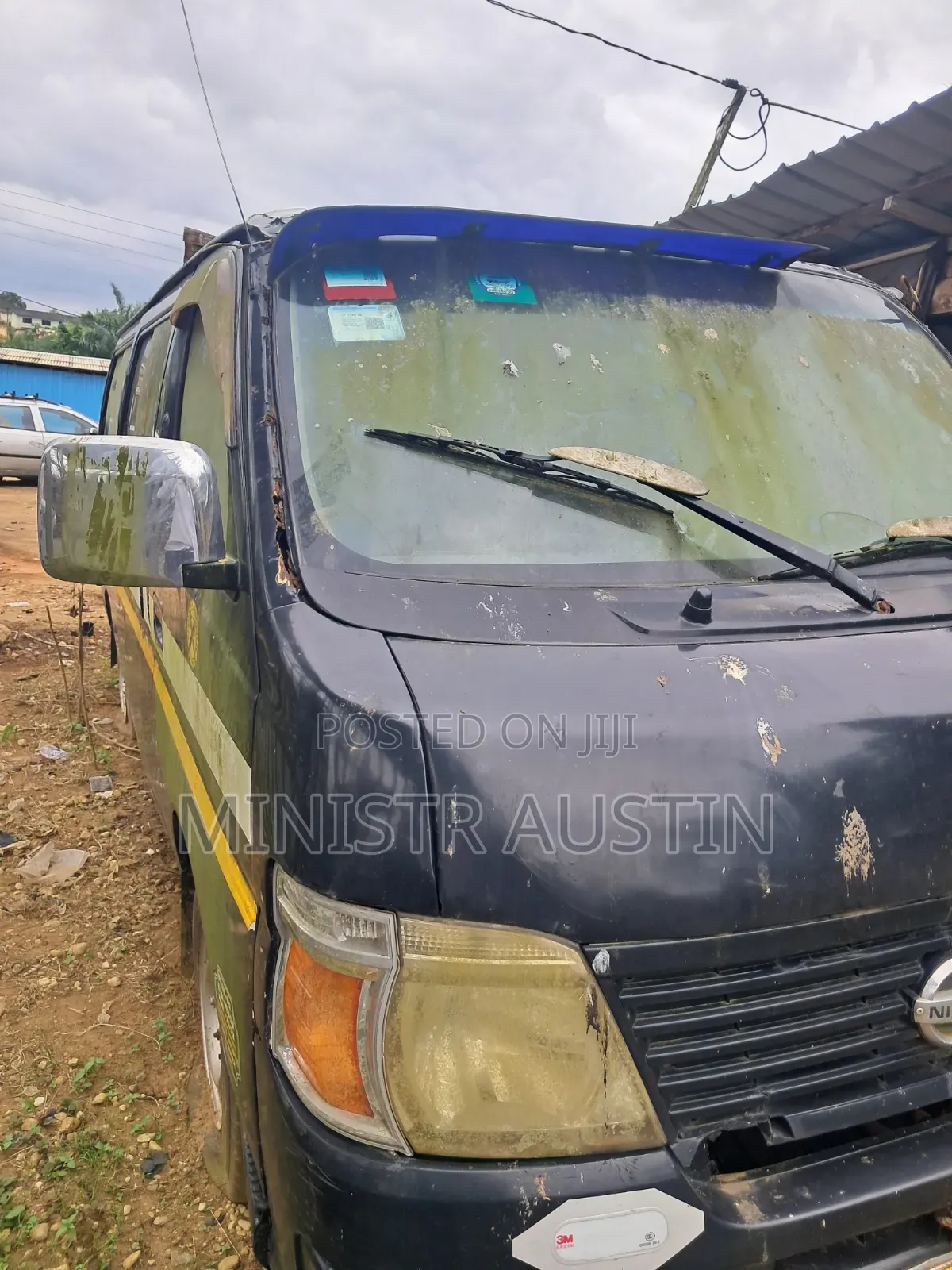 Nissan Caravan (Urvan) 2013 Black