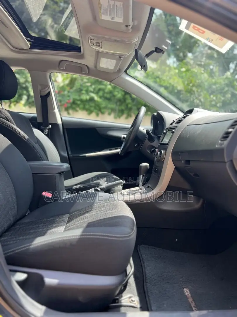 Toyota Corolla S 5-Speed 2013 Gray