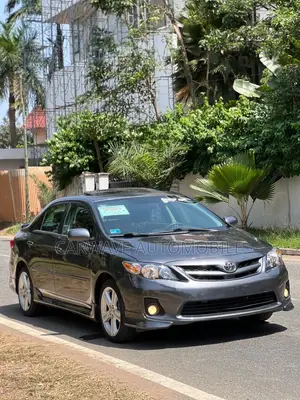 Toyota Corolla S 5-Speed 2013 Gray