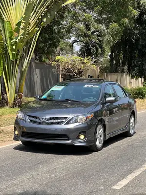 Toyota Corolla S 5-Speed 2013 Gray