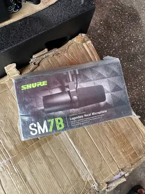 Shure SM7b Legendary Vocal Microphone