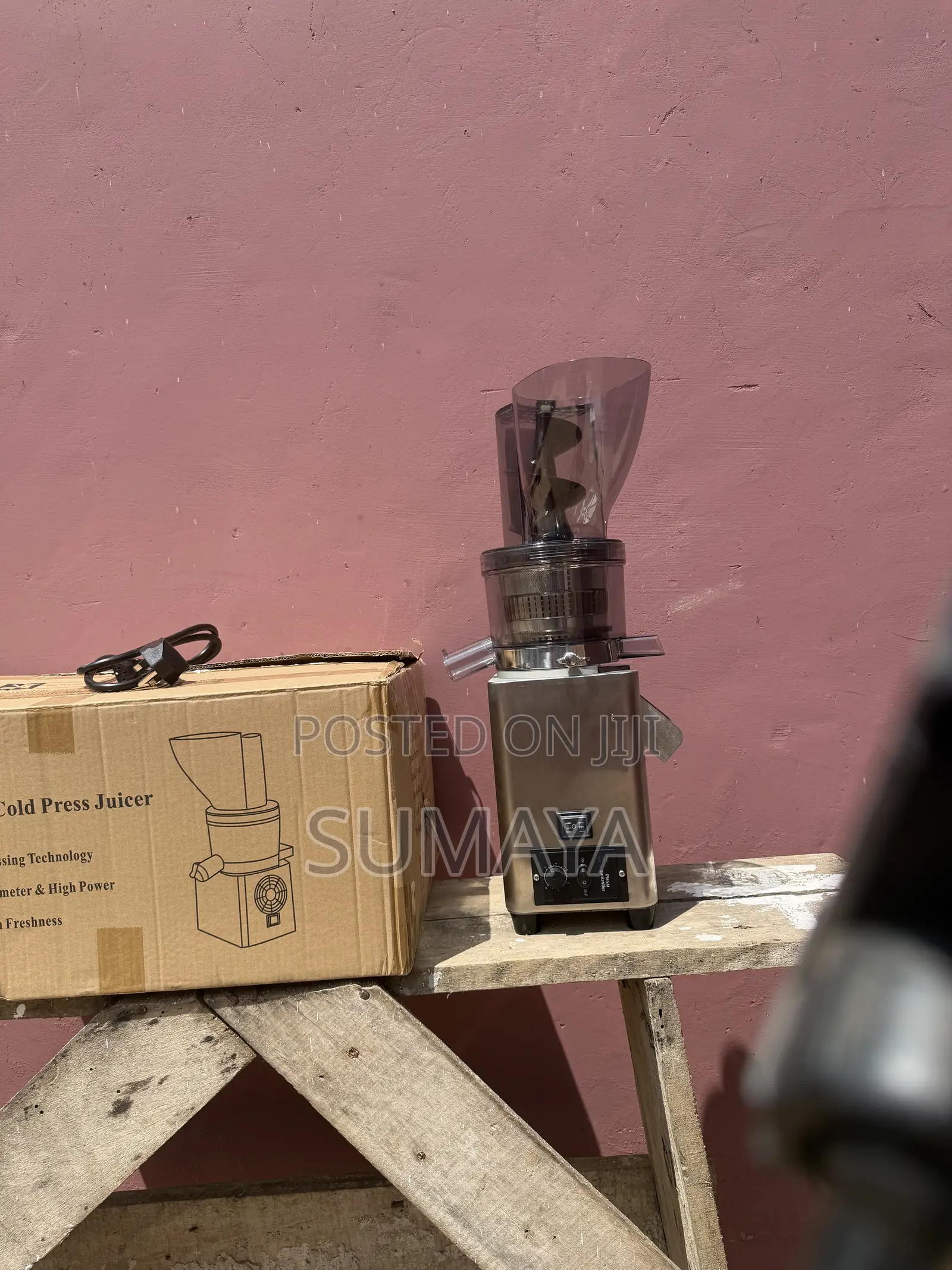 Brand New 750W Commercial Cold-Press Juicer – Never Used