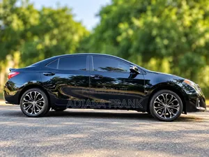 Toyota Corolla 2016 Black
