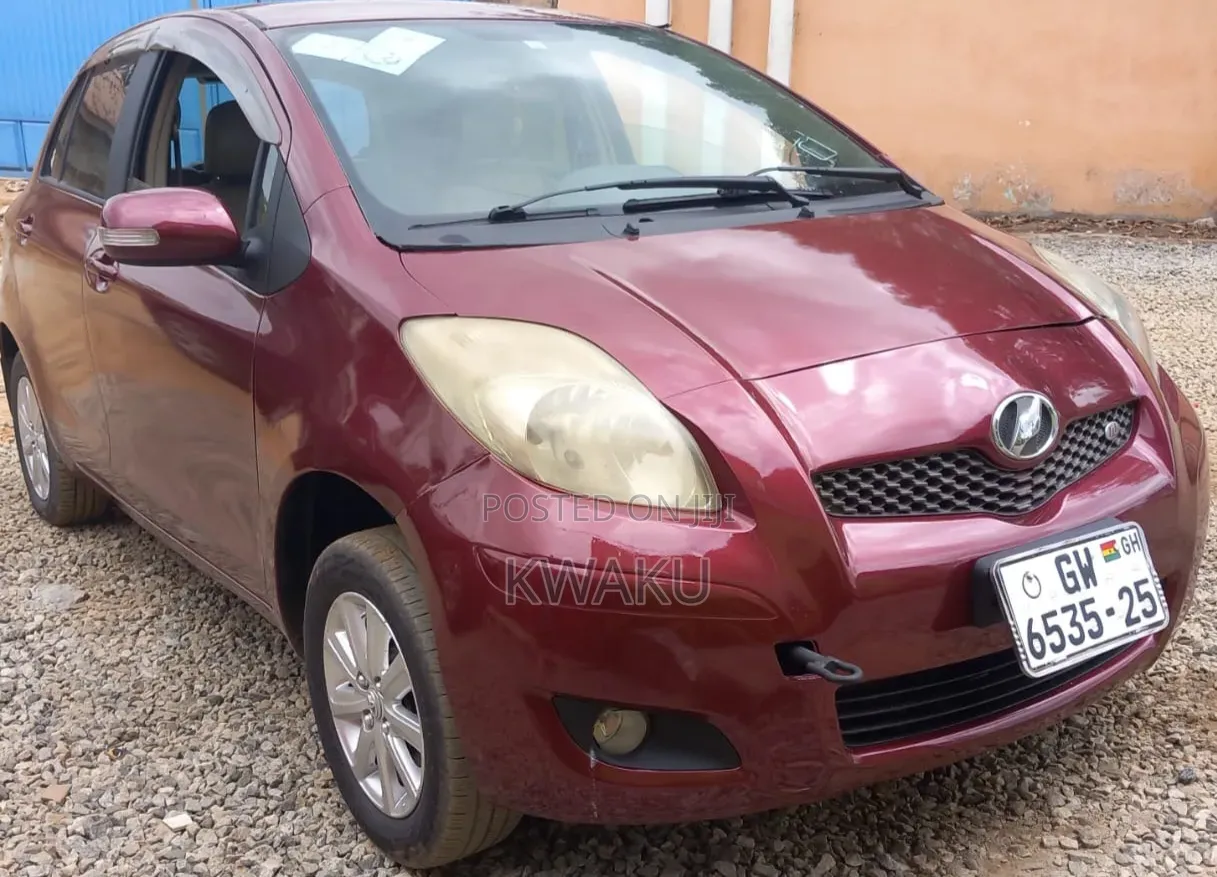Toyota Vitz 2010 Brown