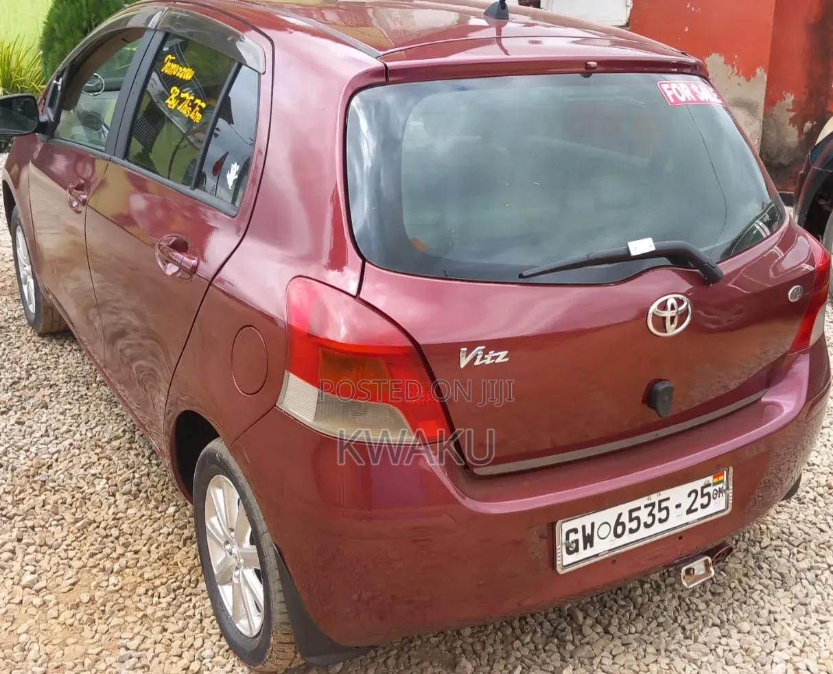 Toyota Vitz 2010 Brown