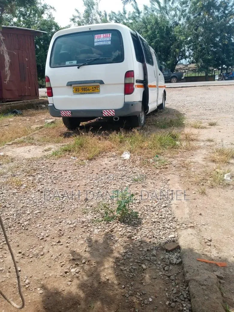 Toyota HiAce 2008 White