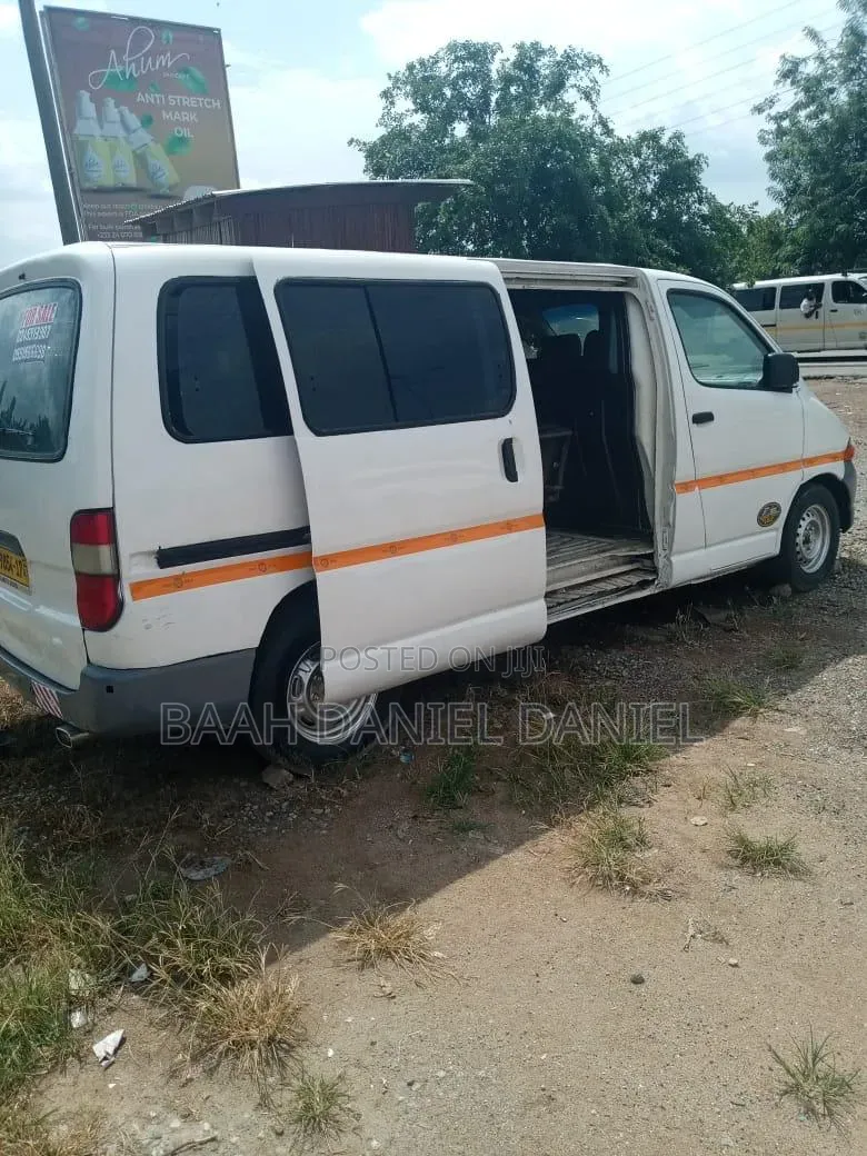 Toyota HiAce 2008 White