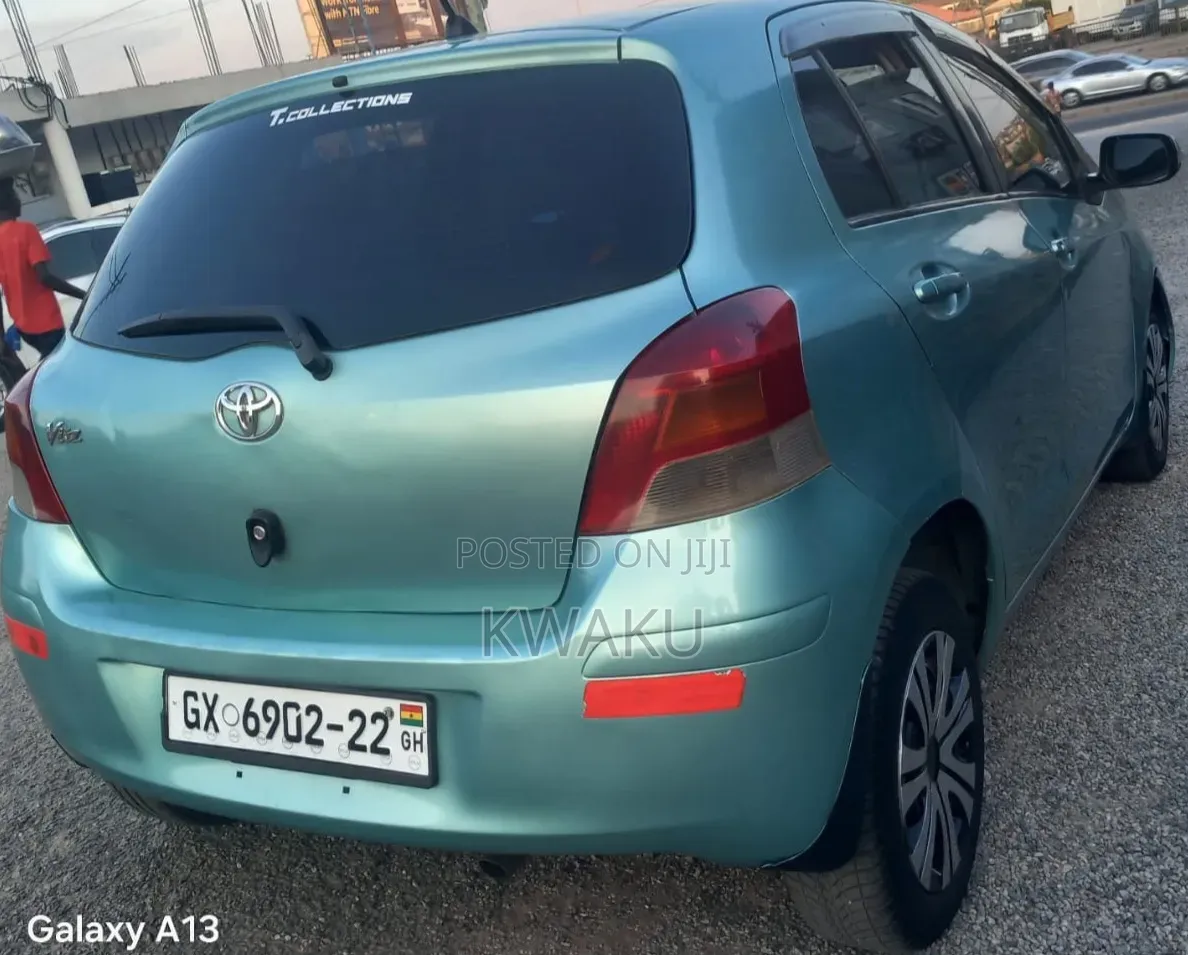 Toyota Vitz 2010 Green