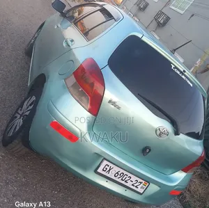Toyota Vitz 2010 Green