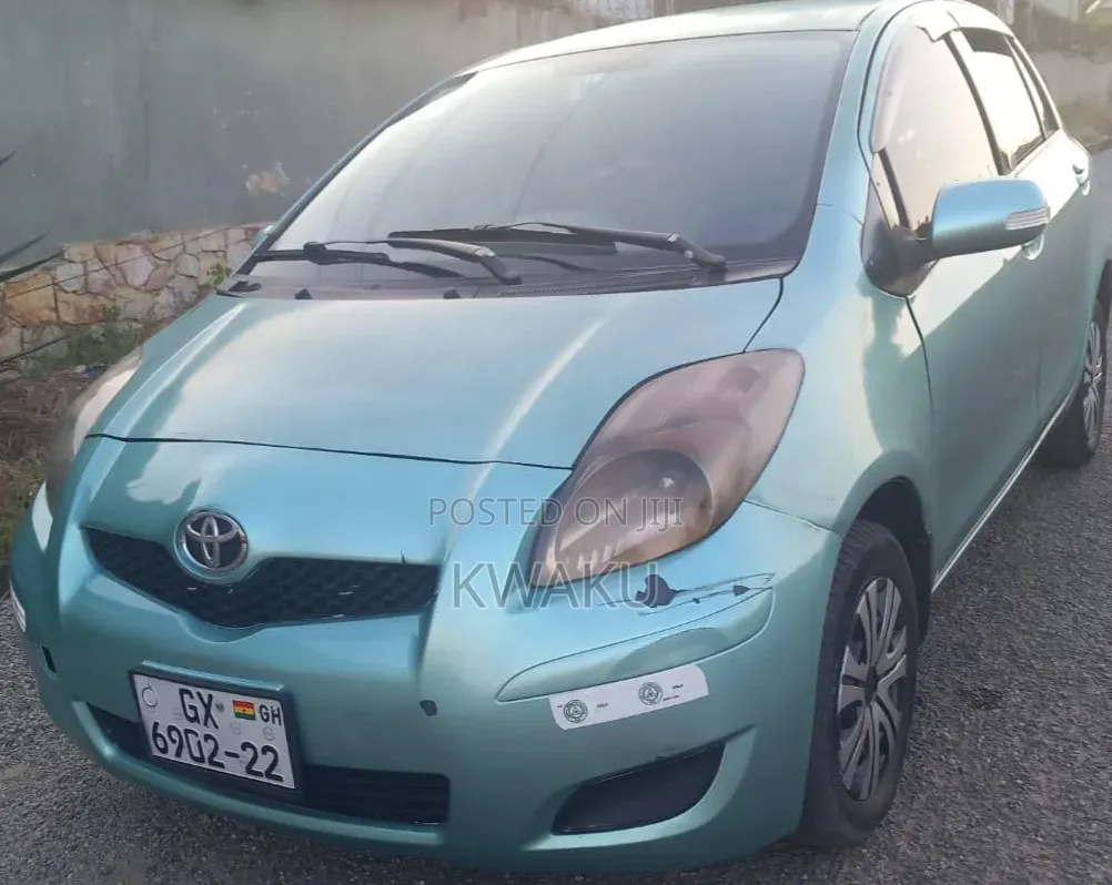 Toyota Vitz 2010 Green