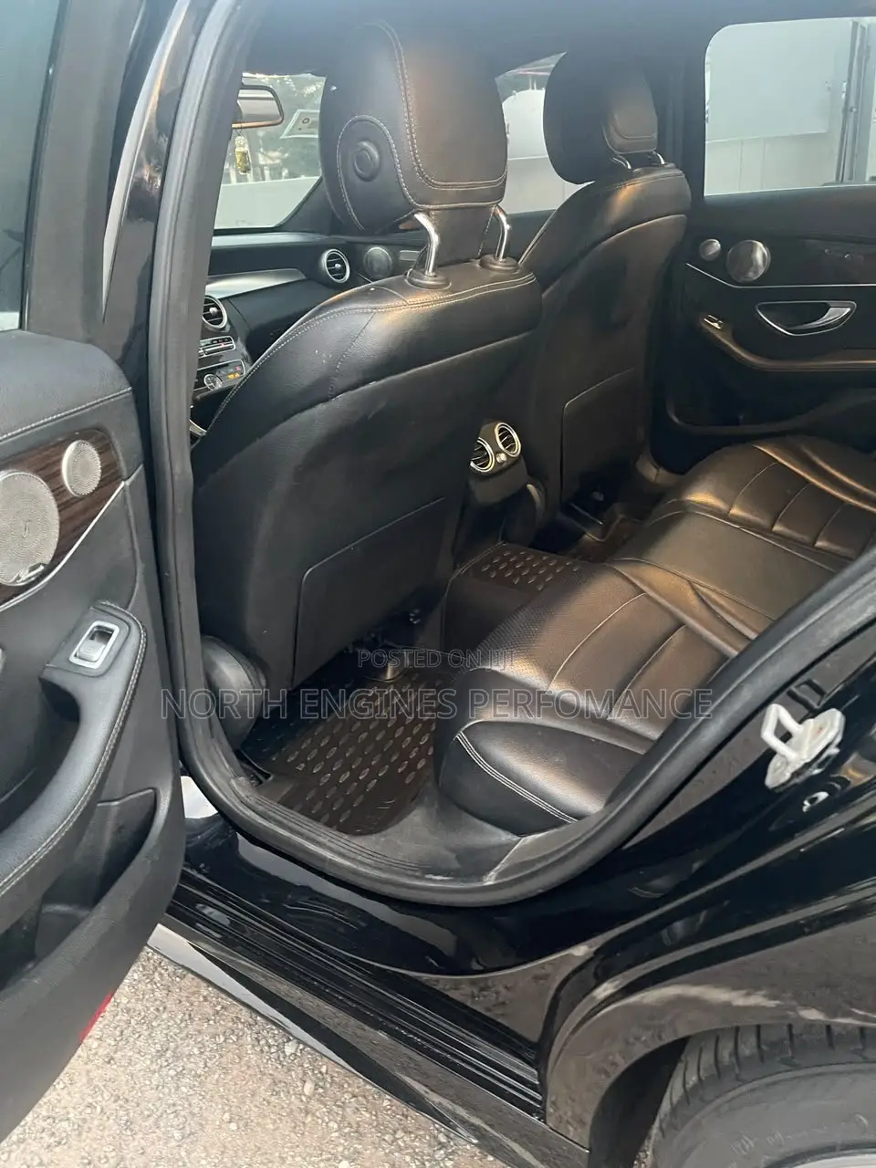 Mercedes-Benz C300 Luxury 4Matic Sedan AWD (2.0L 4cyl 7A) 2016 Black