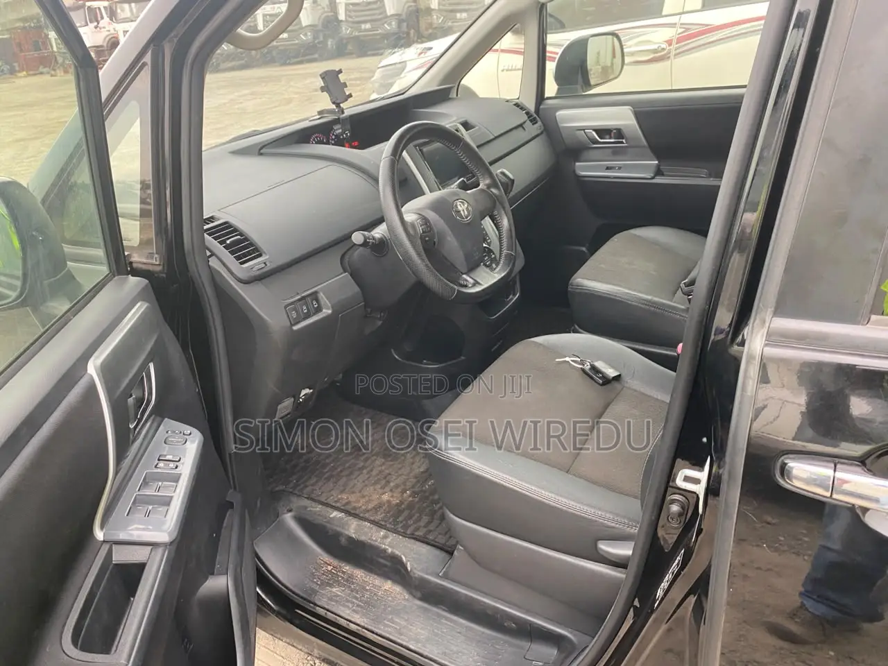 Toyota Voxy V 2WD 8-Seater 2013 Black