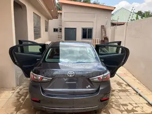 Toyota Yaris iA 1.5 FWD 2017 Gray