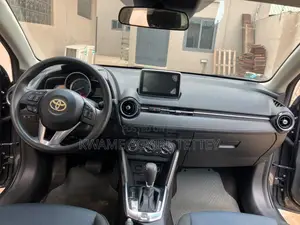 Toyota Yaris iA 1.5 FWD 2017 Gray