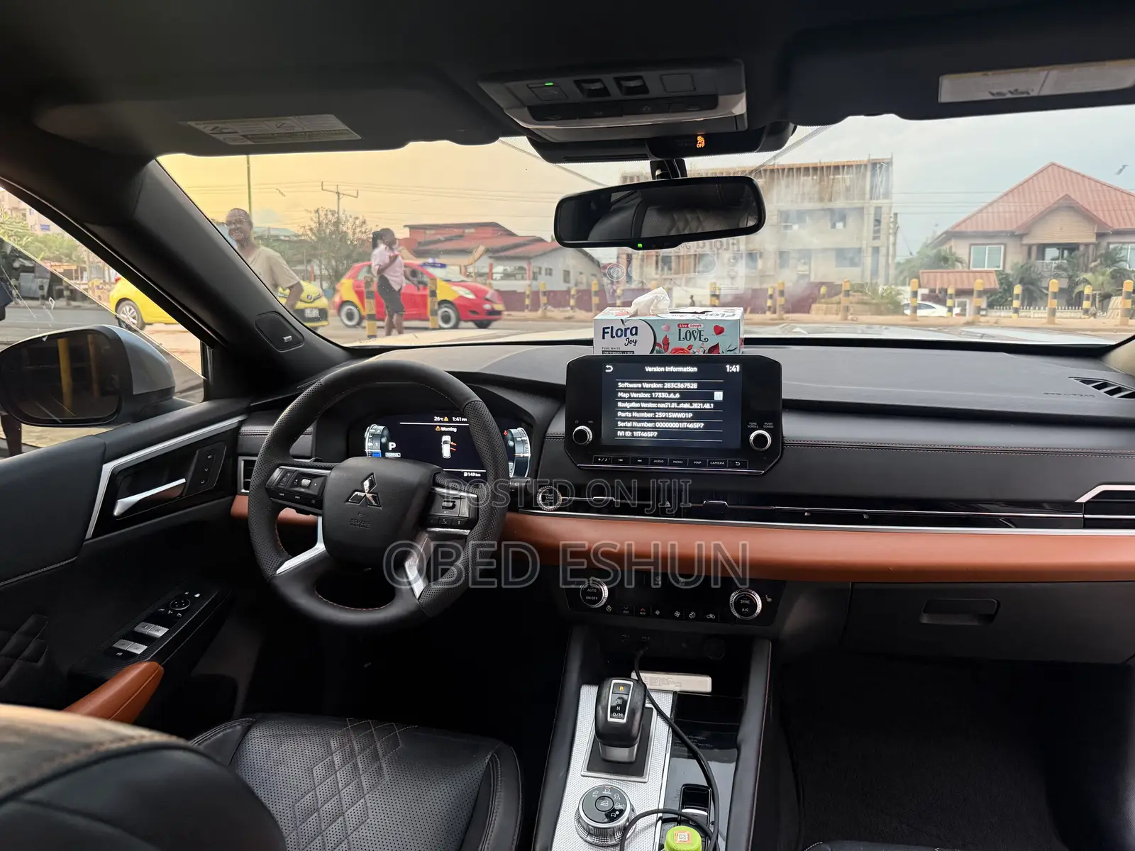 Mitsubishi Outlander SEL Launch Edition 2022 Silver