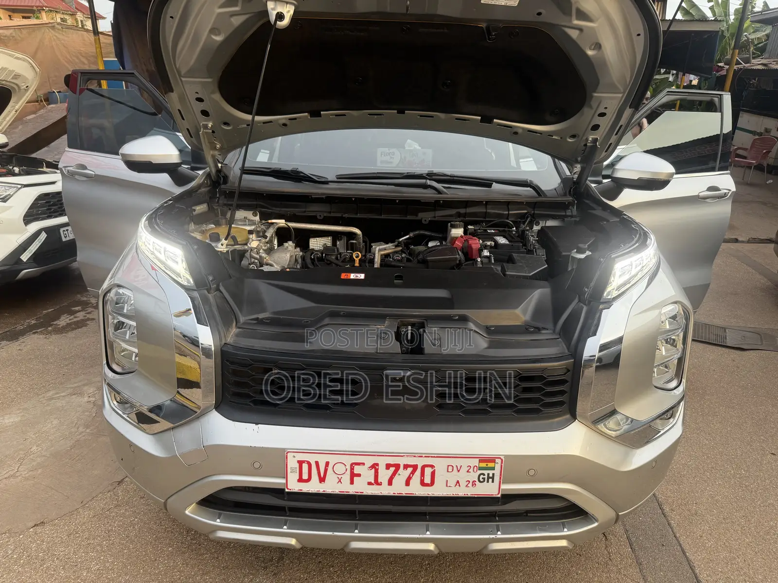 Mitsubishi Outlander SEL Launch Edition 2022 Silver