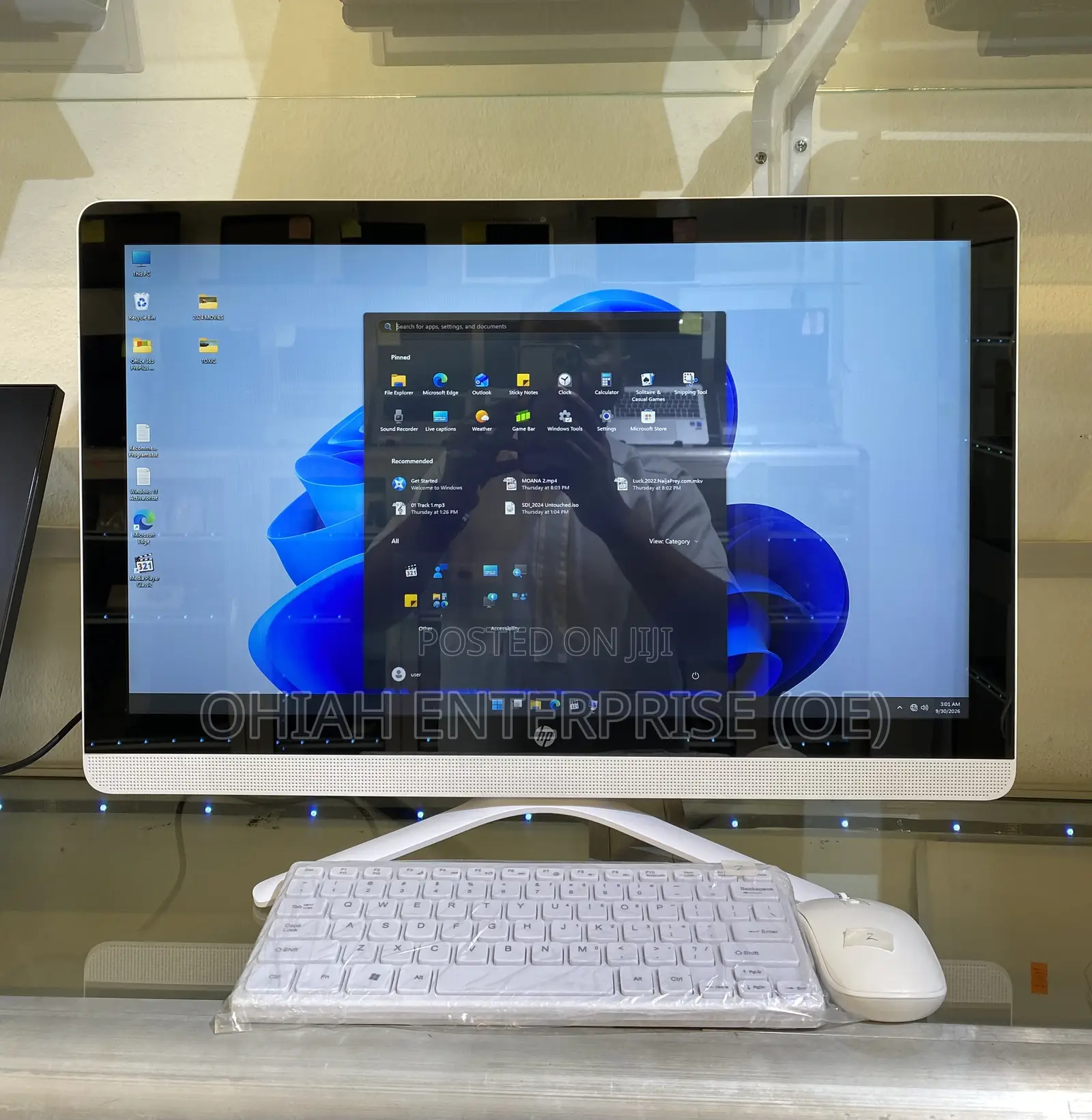HP 24-G020 All in One Touchscreen Monitor for Sale