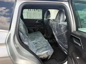 Mitsubishi Outlander 2023 Silver