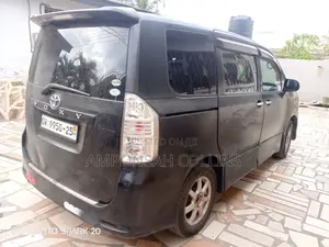 Toyota Voxy 2013 Black