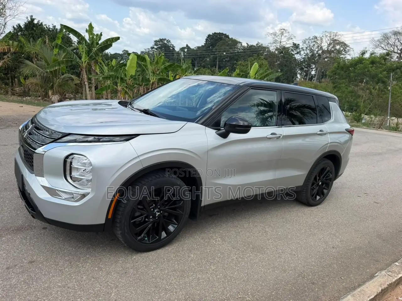 Mitsubishi Outlander 2023 Silver
