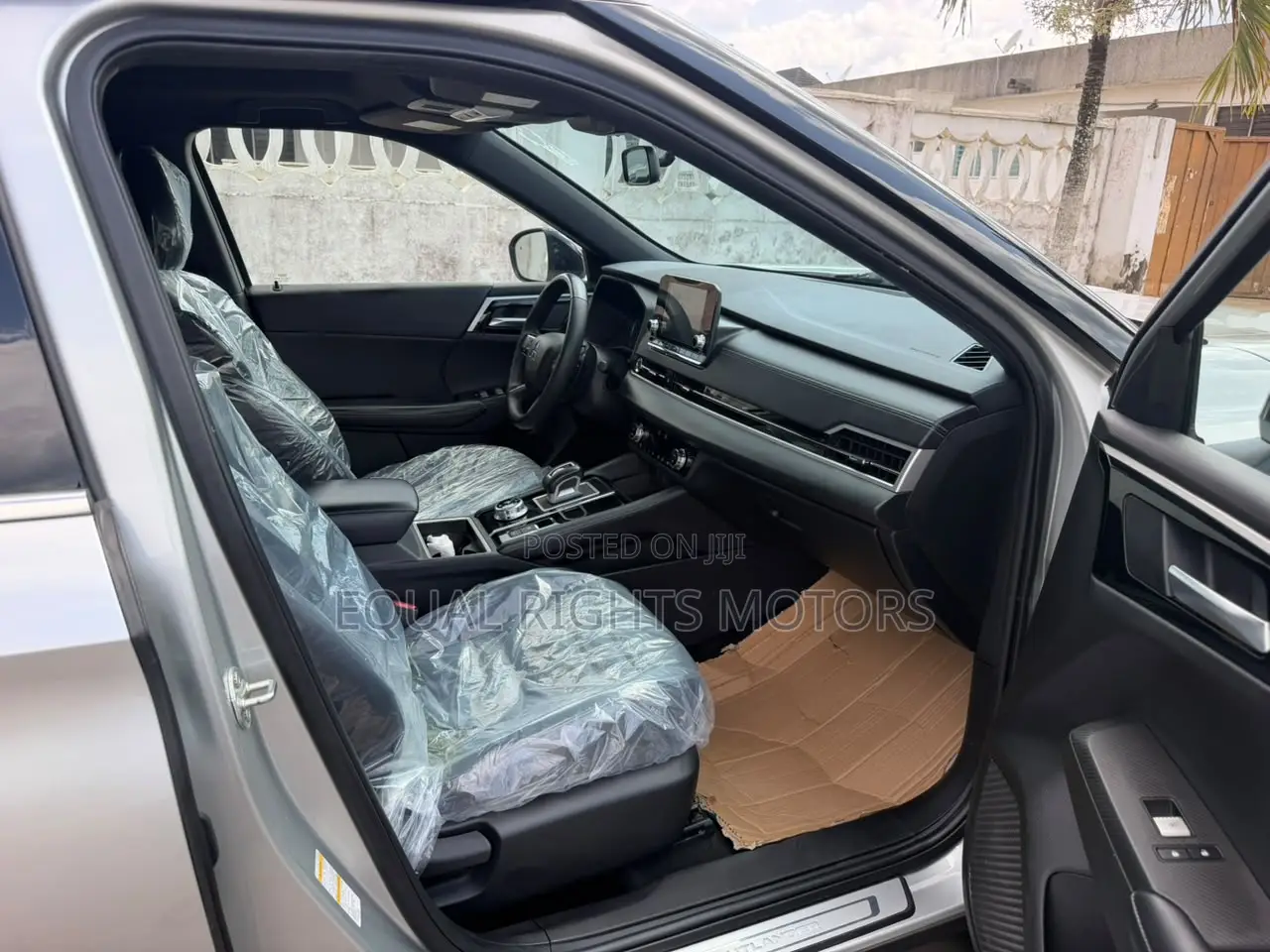 Mitsubishi Outlander 2023 Silver