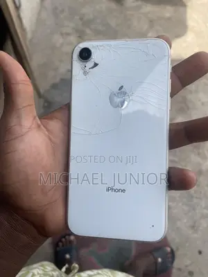 Apple iPhone XR 64 GB White