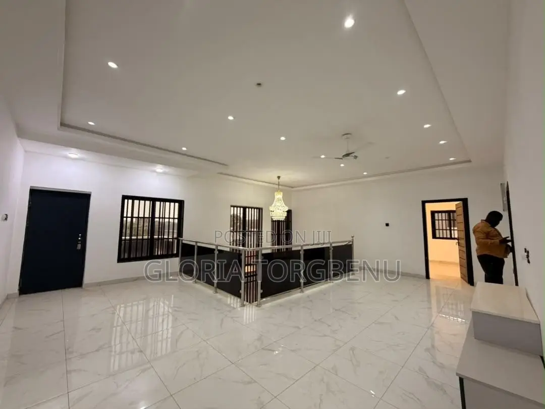 4bdrm House in Ashaley Botwe for sale